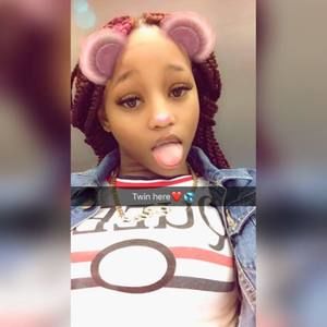 Meet your Posher, Cyra